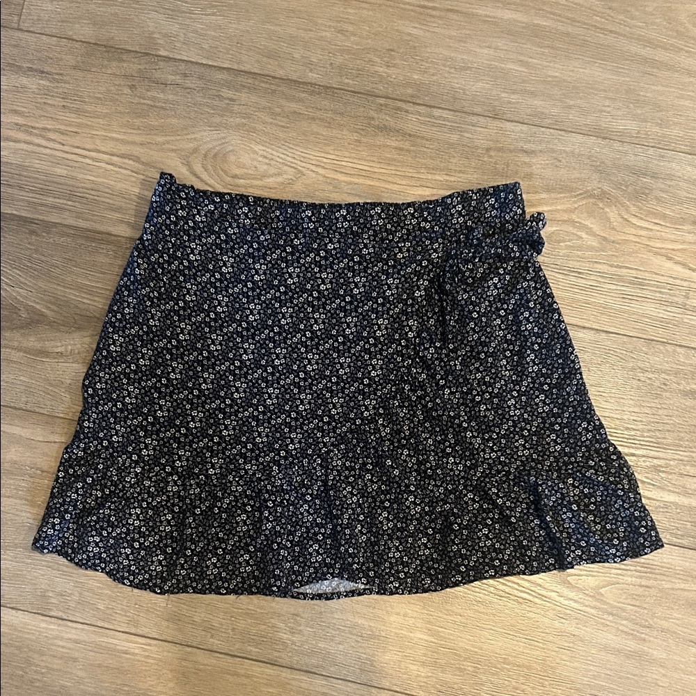 Cynthia Rowley Floral Navy‎ Blue and White Skirt
